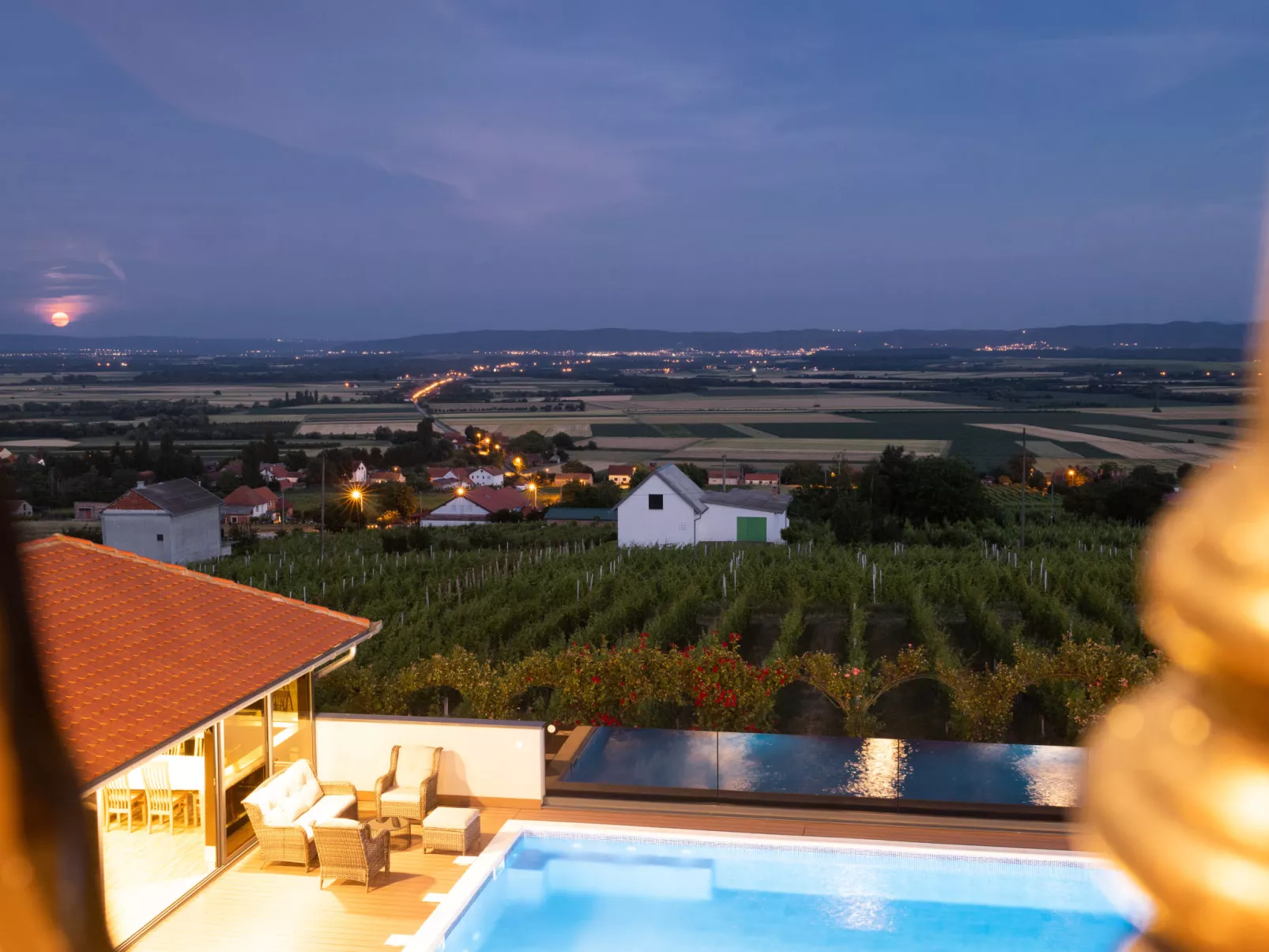 House King`s Hill - Buiten