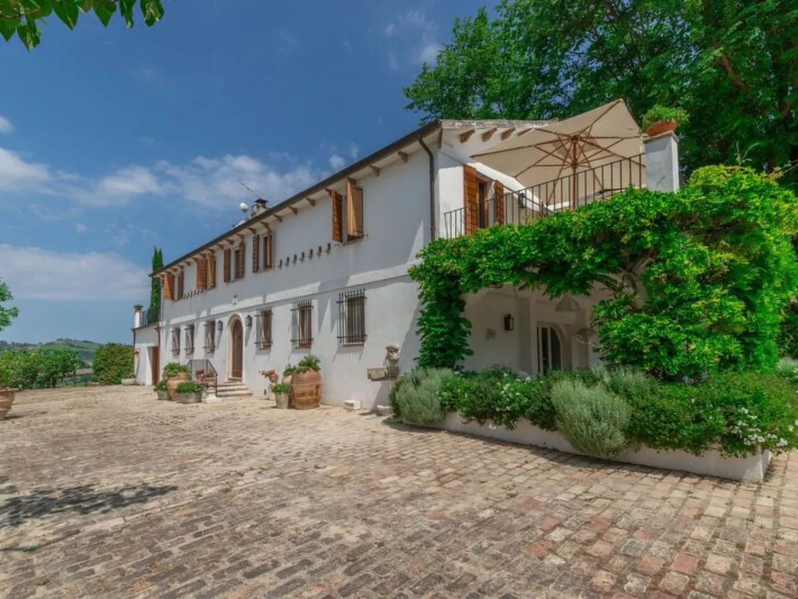 Villa La Picena - Buiten