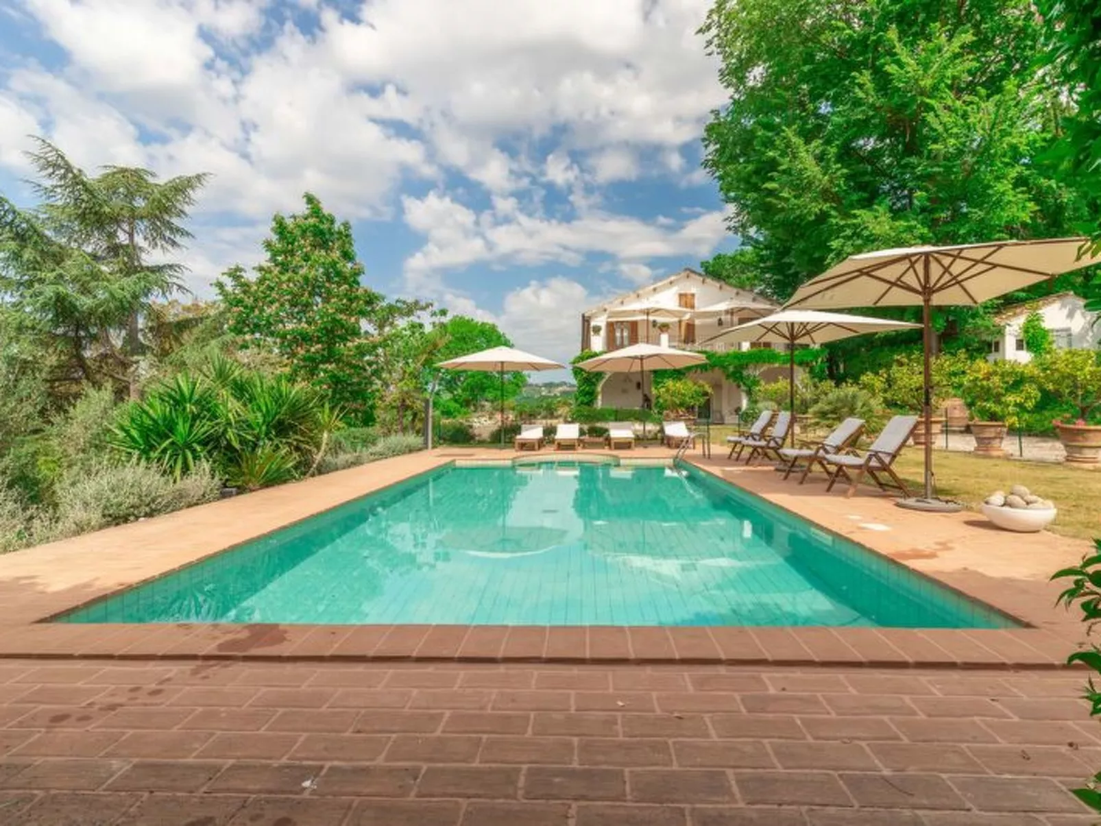 Villa La Picena - Buiten