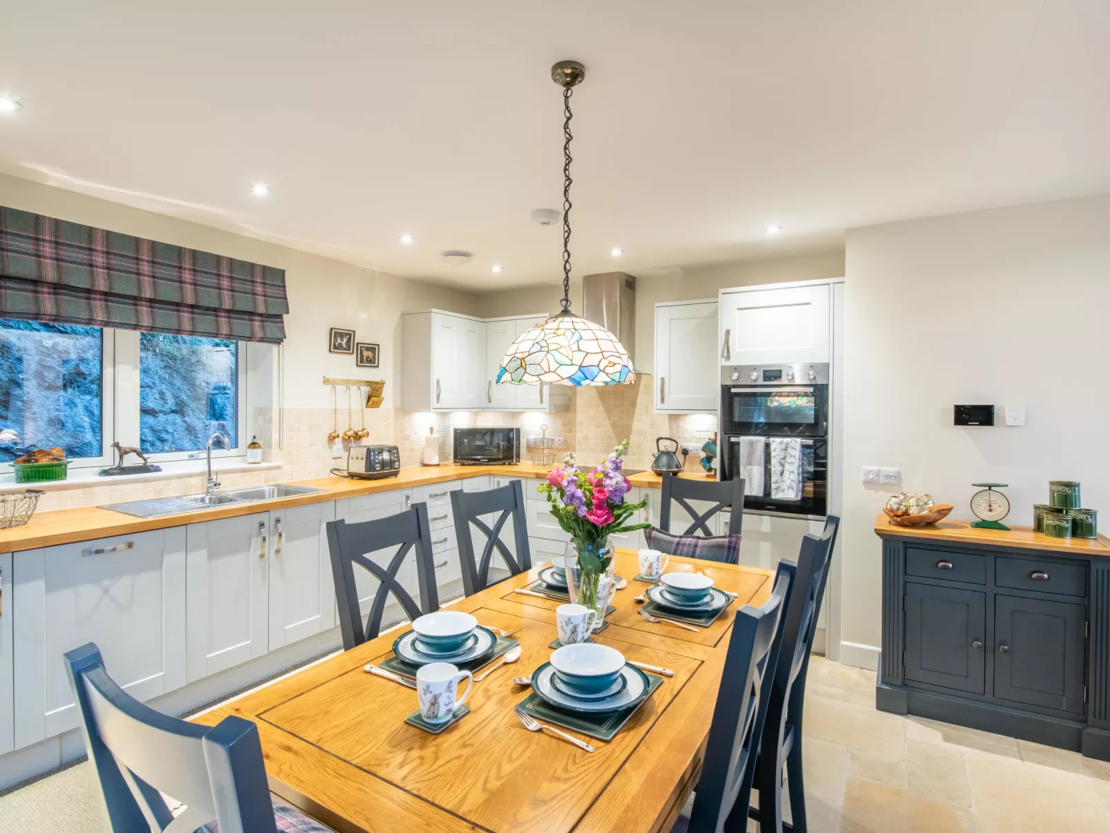 Glenmoriston Estate (2 cottages) - Binnen