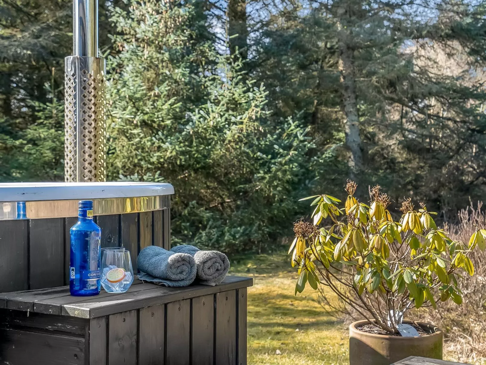 "Ayen" - 1.2km from the sea - Binnen