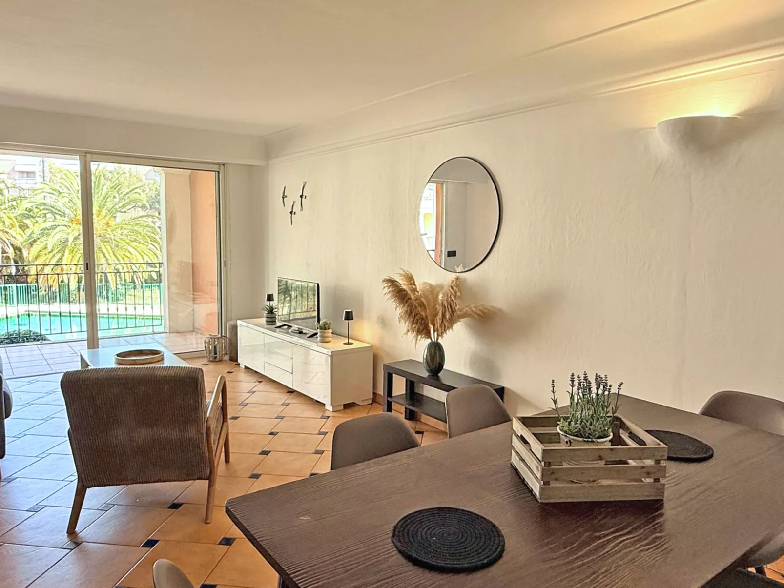 APT T3 - 4 pers - Schwimmbad Residenz - Klimaanlage - WiFi - Binnen