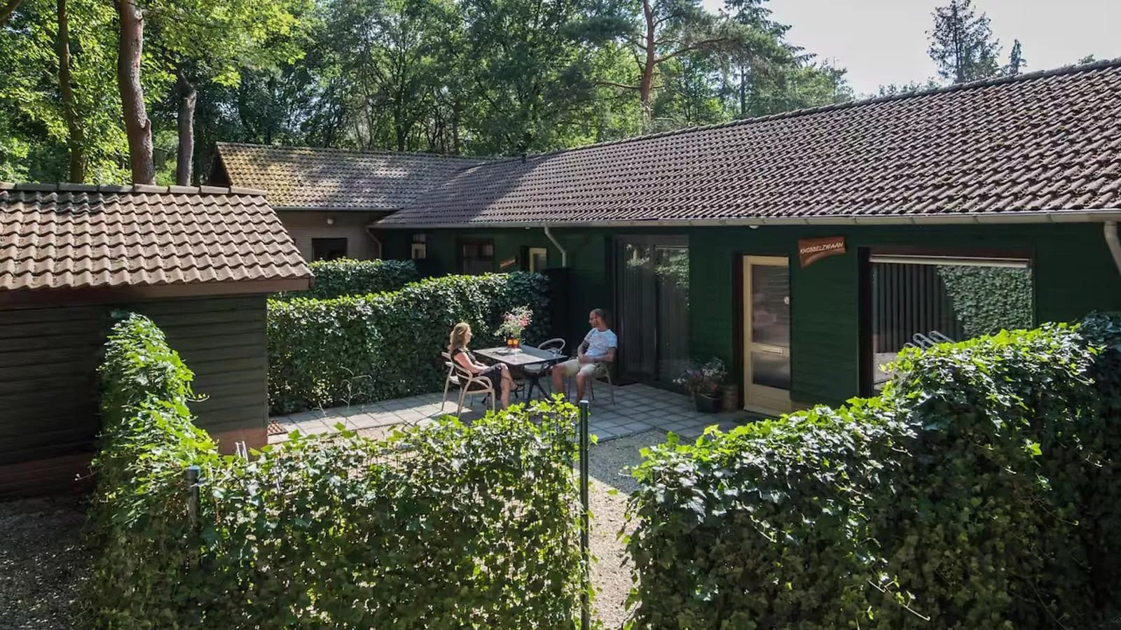 Het Lindennest - Buitenkant zomer