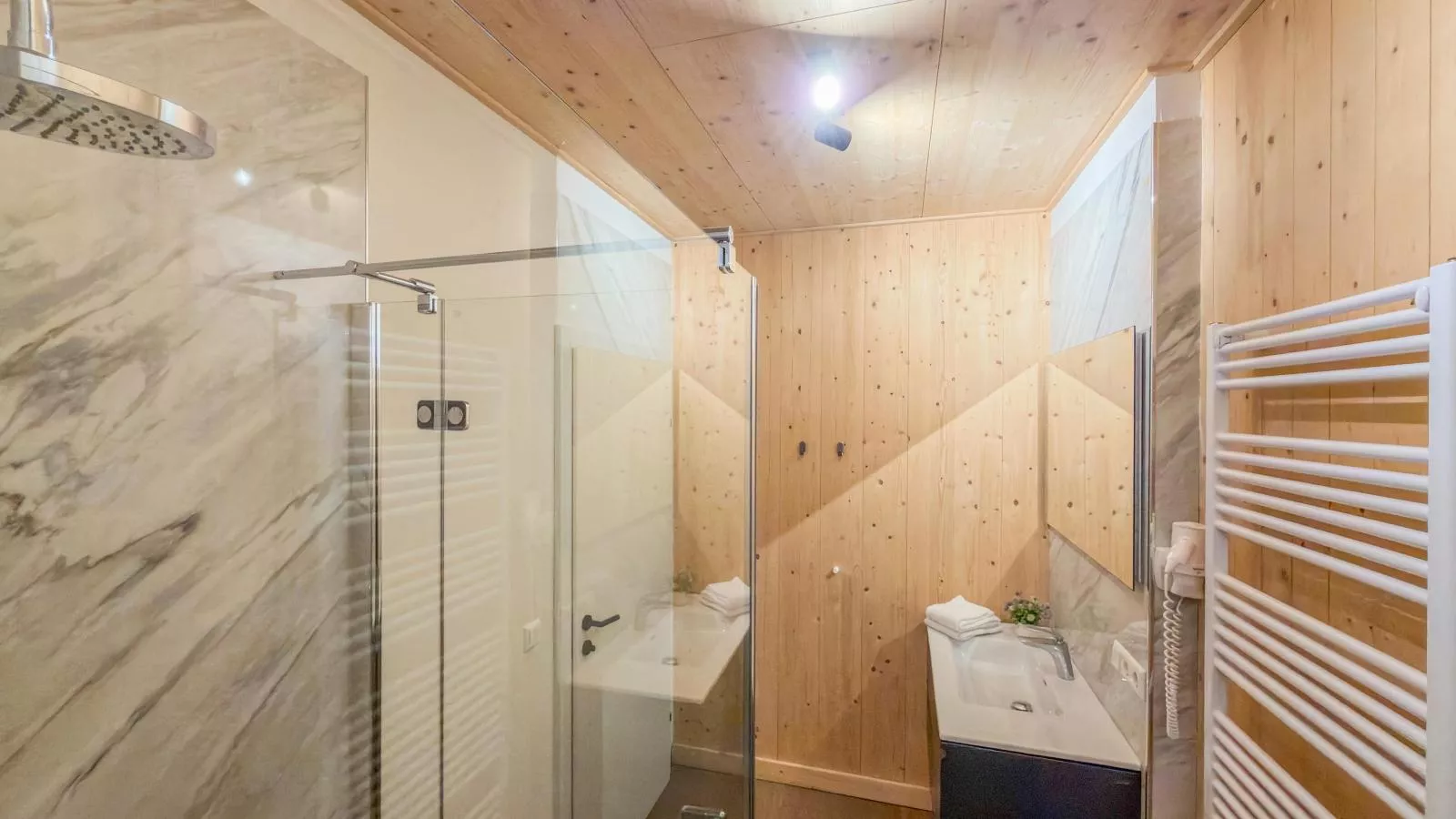 Reiteralm Top 31 - Badkamer