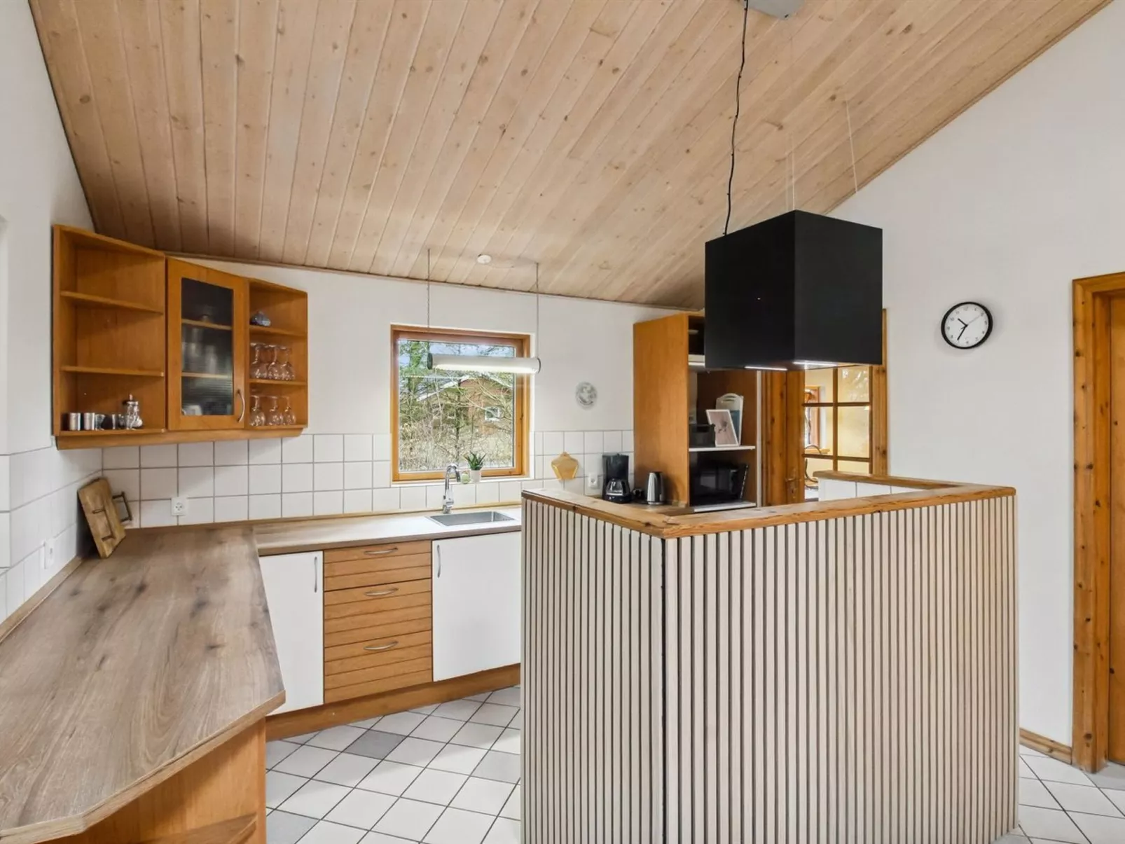 "Absalon" - 29km from the sea - Binnen