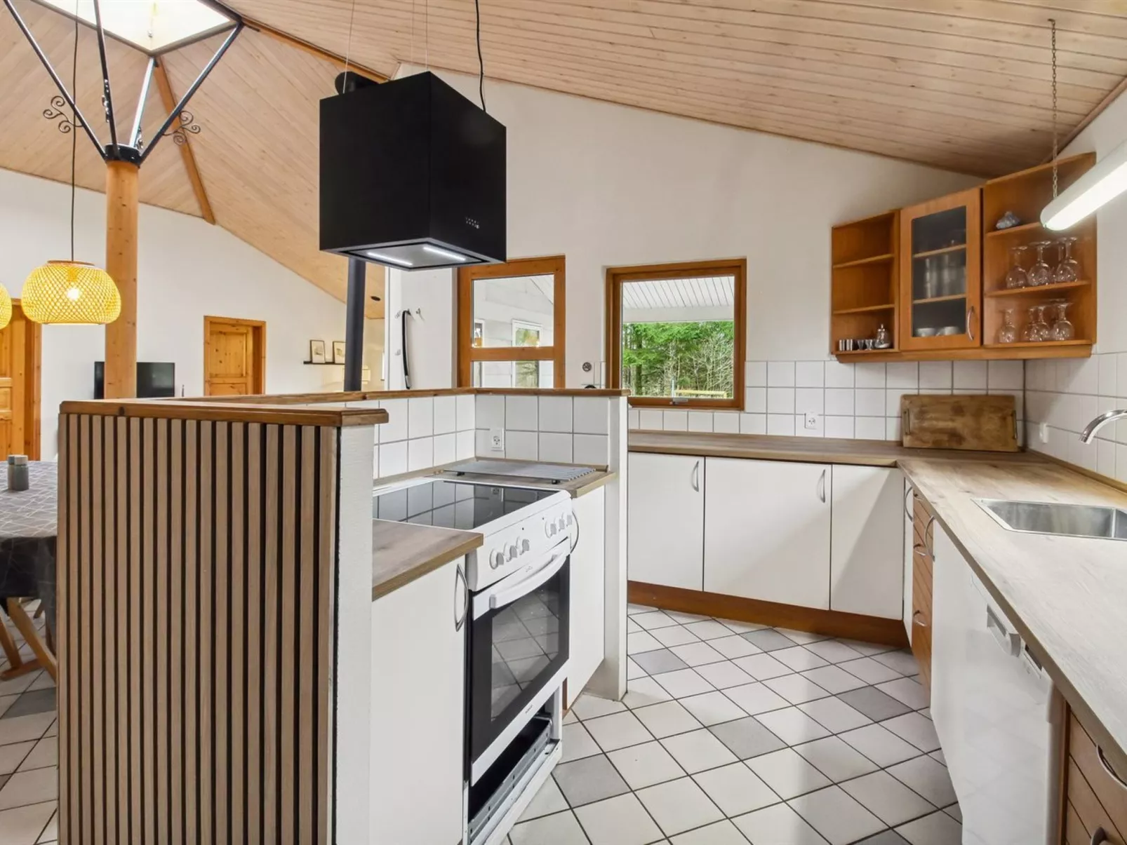 "Absalon" - 29km from the sea - Binnen