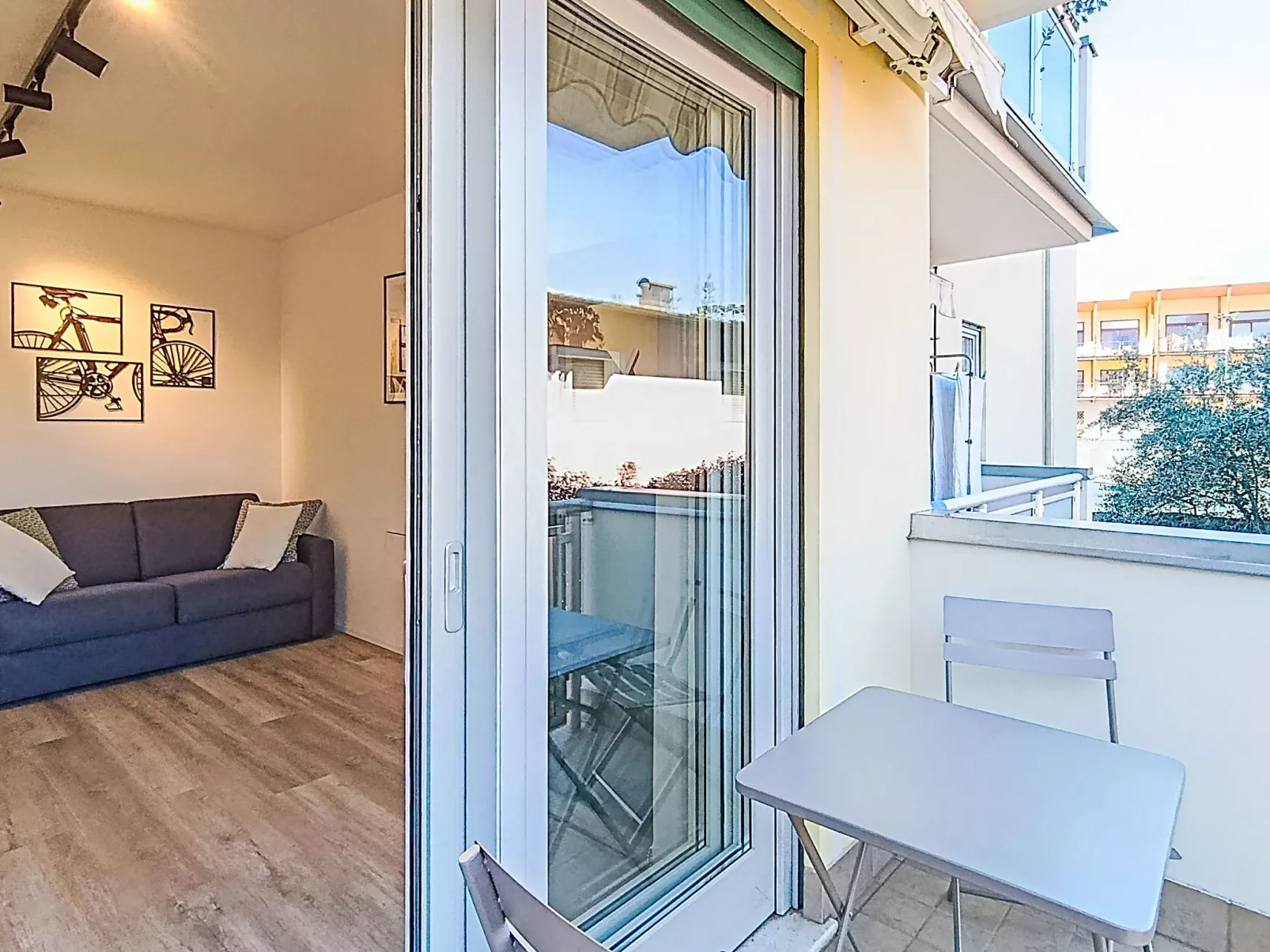 Family and Friends - Binnen