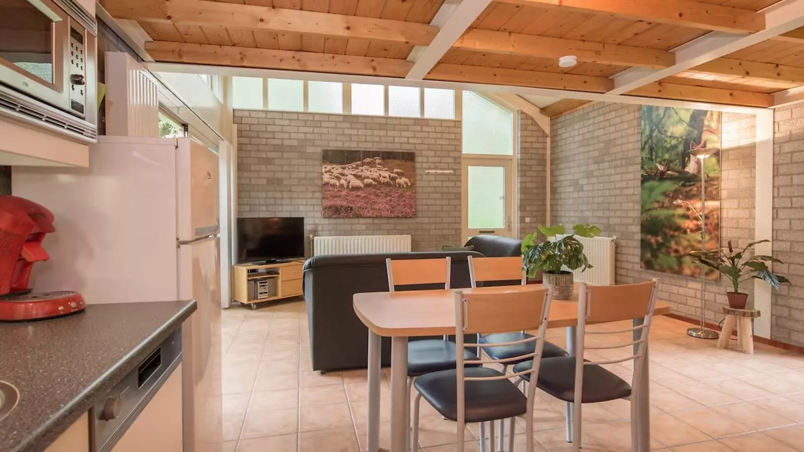 De Uitkijk - Eetkamer