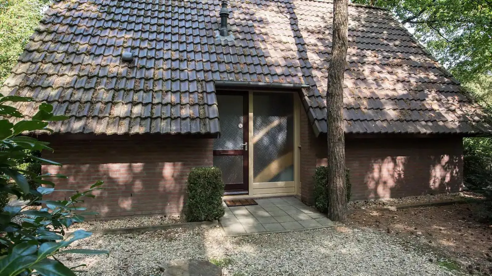 De Oeverzwaluw - Buitenkant zomer