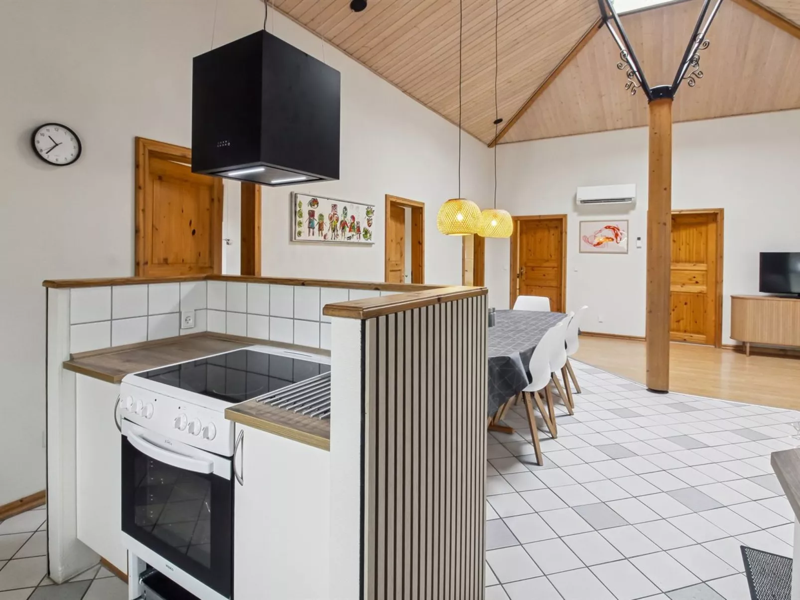 "Absalon" - 29km from the sea - Binnen