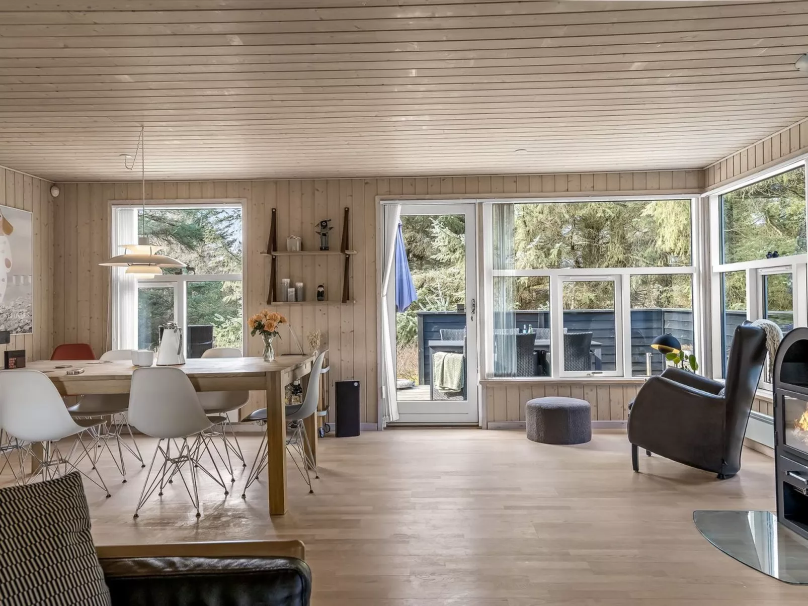 "Ayen" - 1.2km from the sea - Binnen