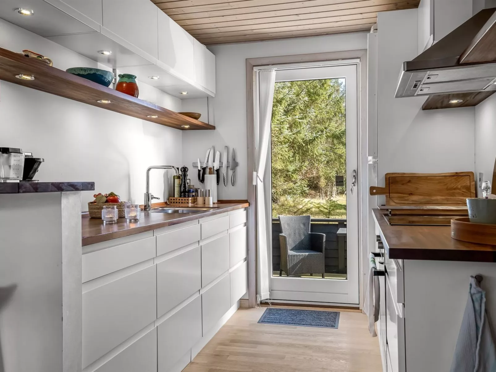 "Ayen" - 1.2km from the sea - Binnen