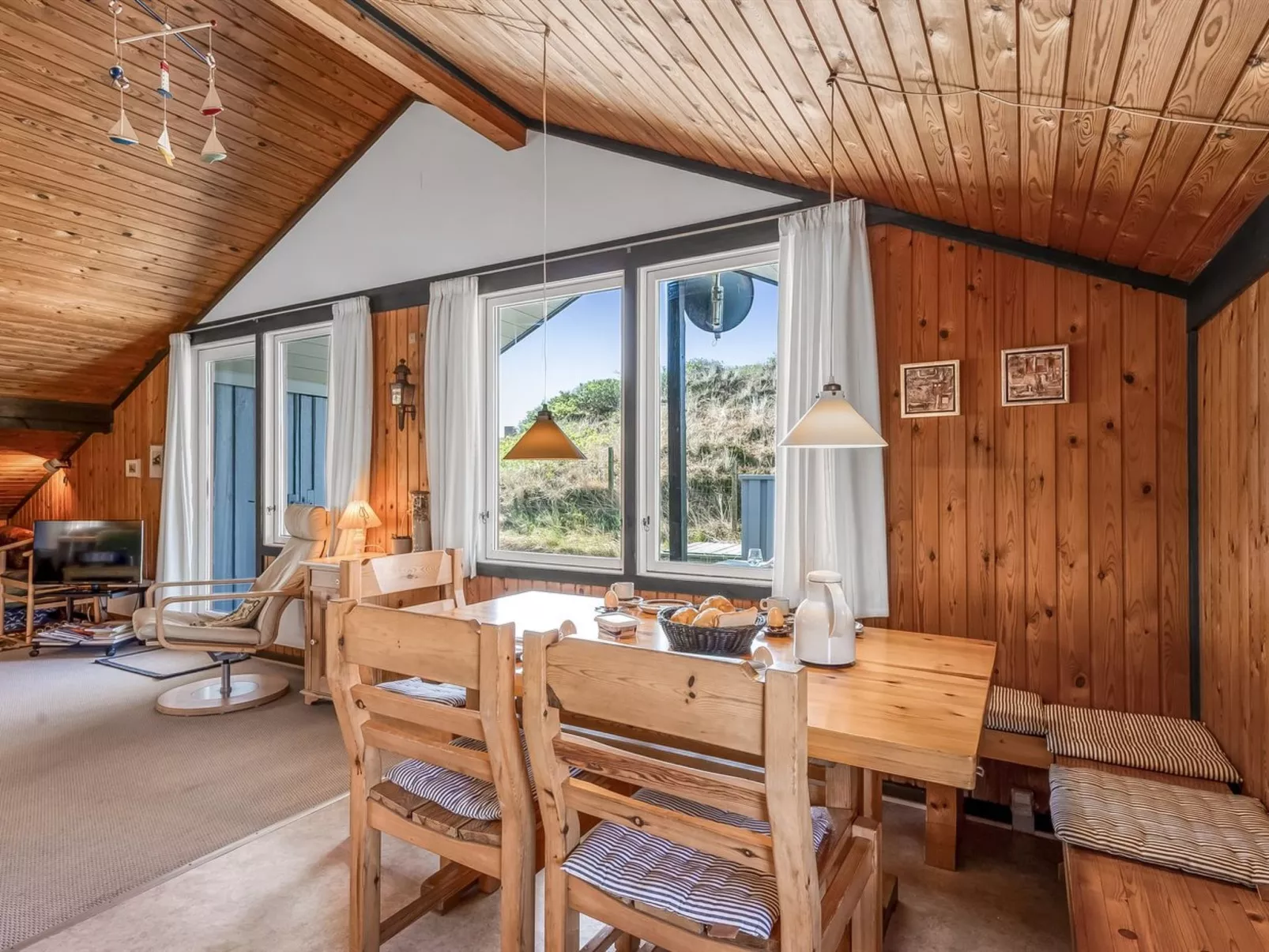 "Flory" - 400m from the sea - Binnen