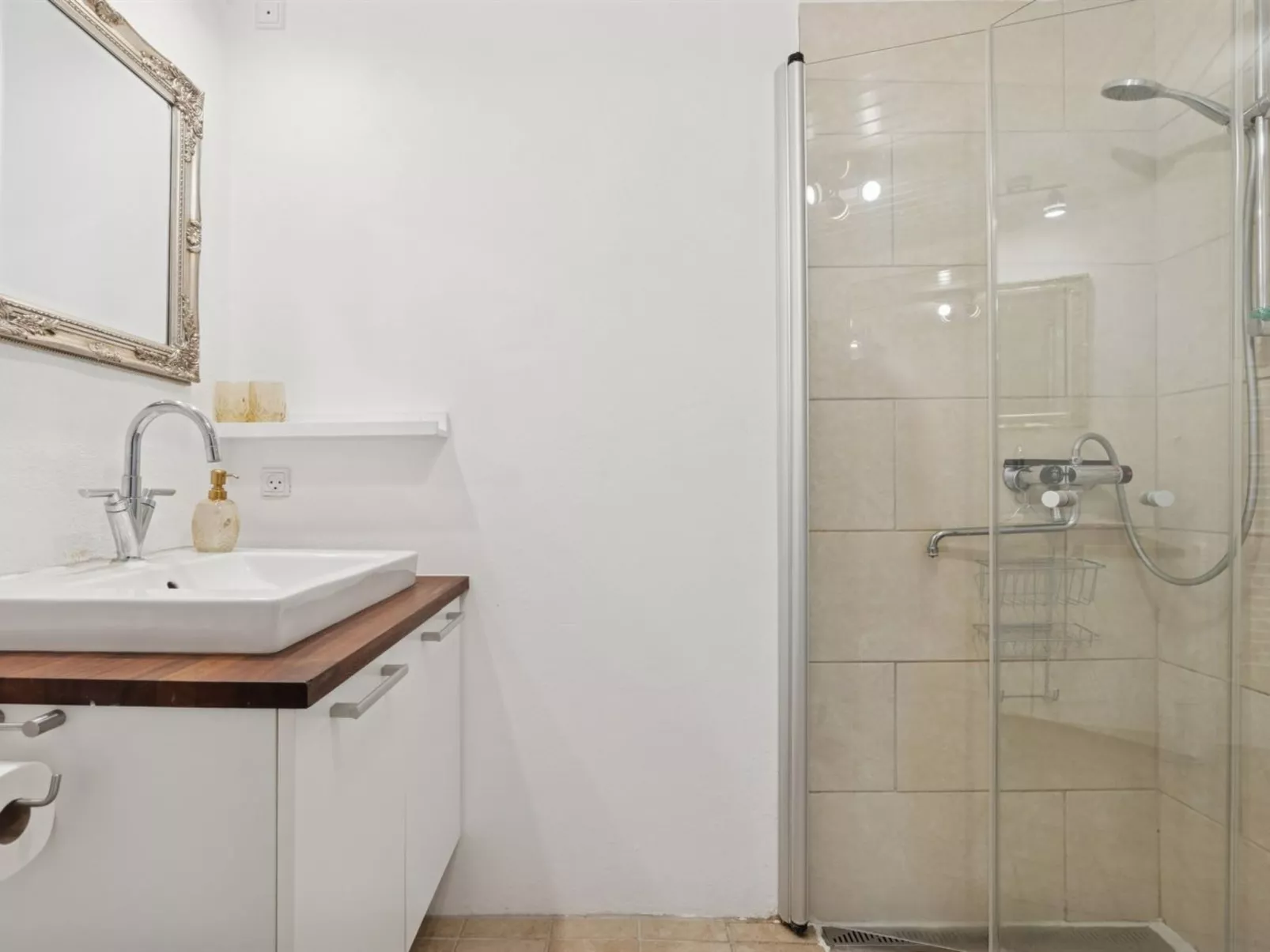 "Strandulf" - 1km from the sea - Binnen