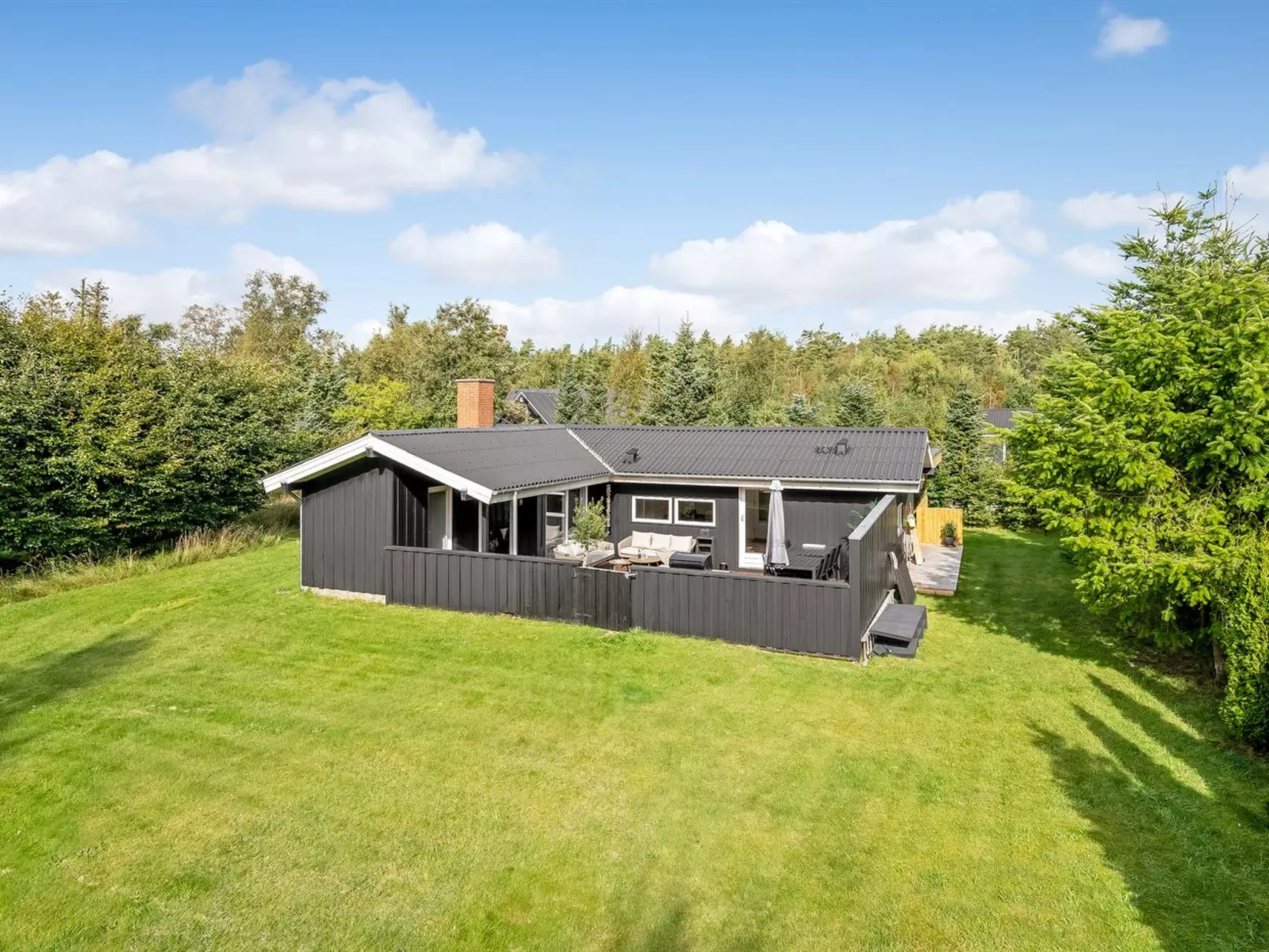 "Elnur" -  from the sea - Buiten