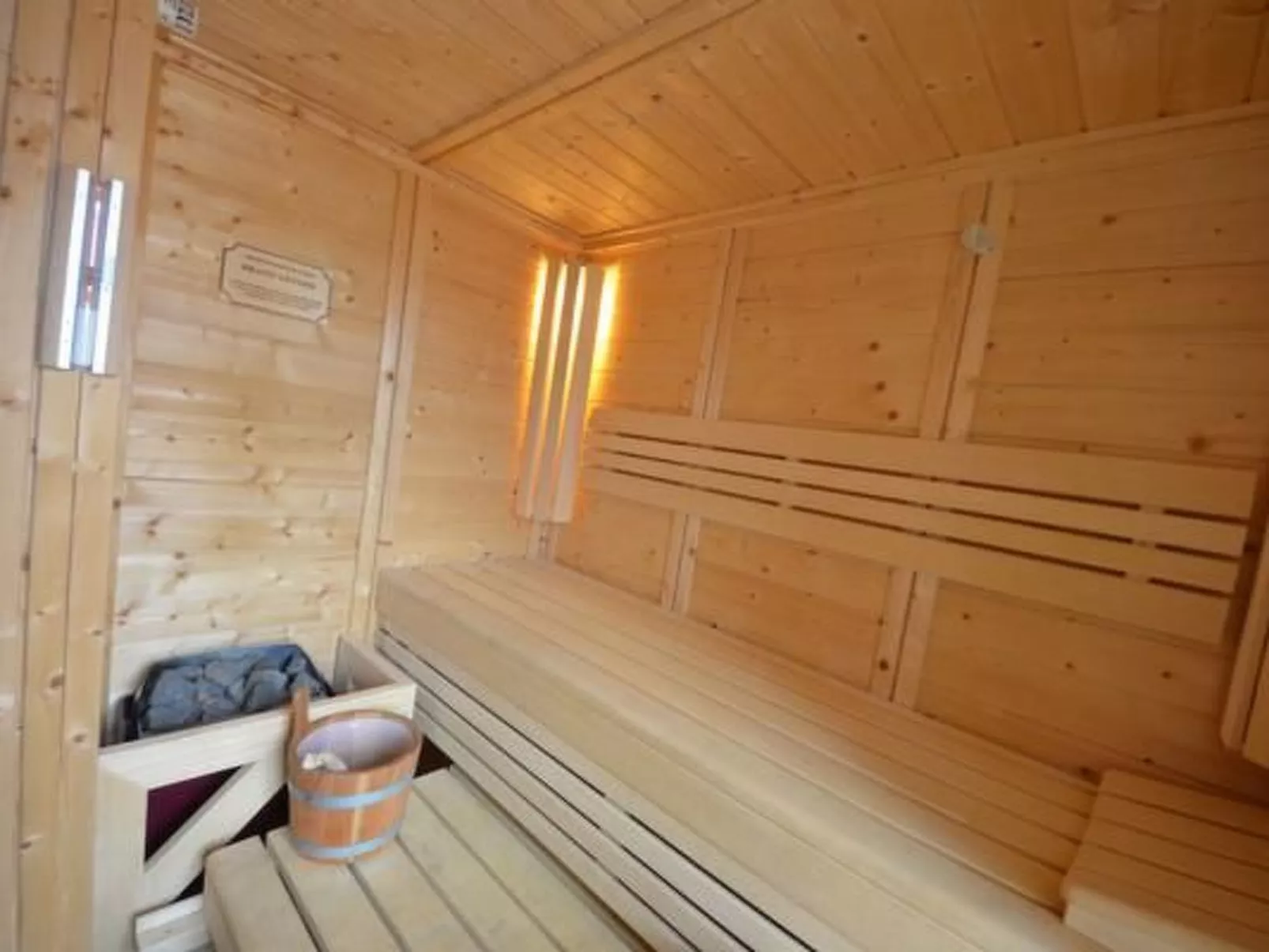 Bel Air in Gager mit Grill und Sauna - Buiten