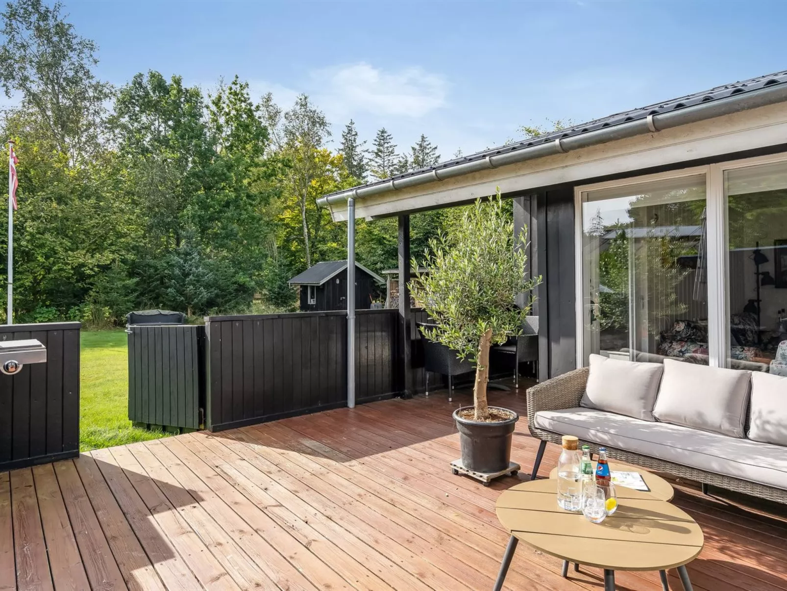 "Elnur" -  from the sea - Buiten