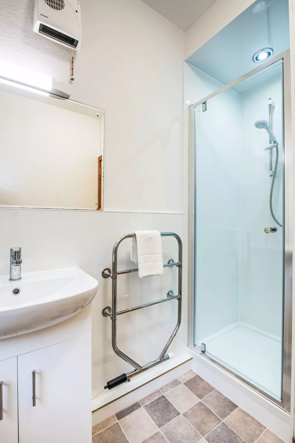 Old Stable & Dairy Combi - Binnen