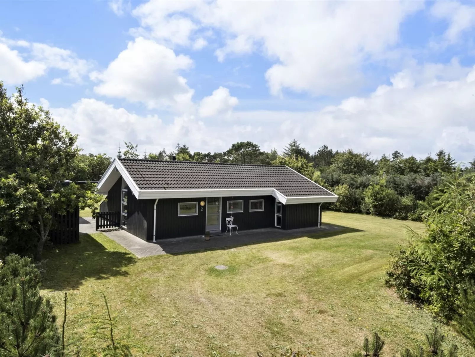 "Gita" - 2.2km from the sea