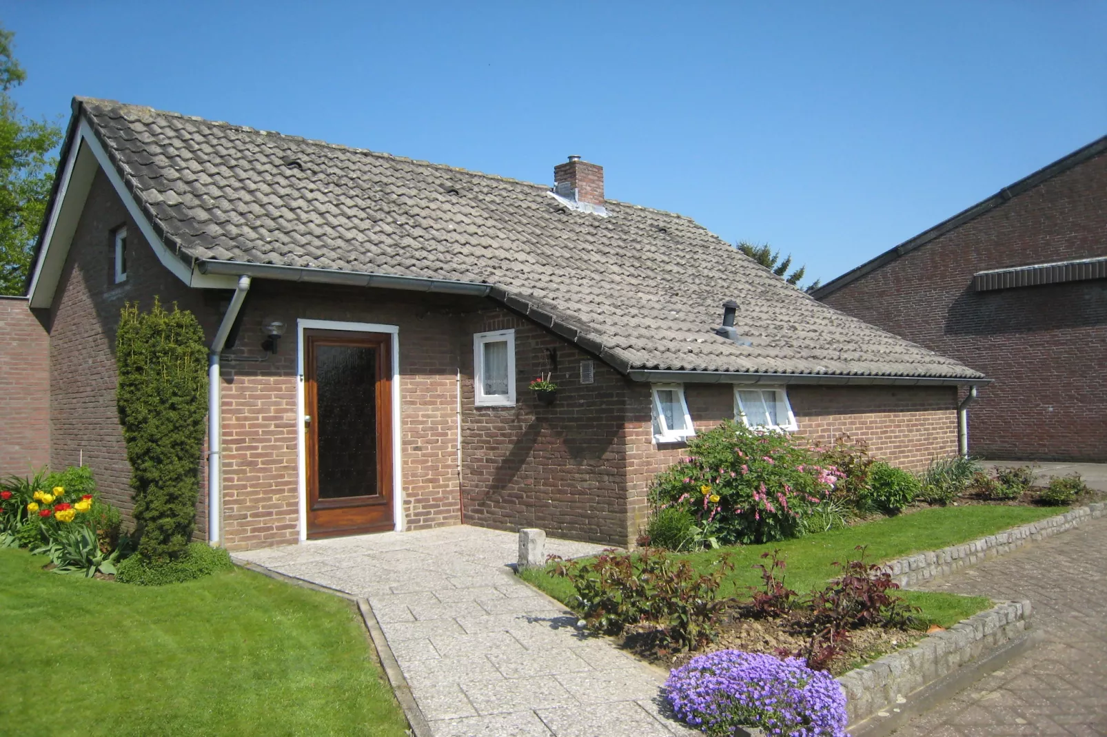 Honthem - Buitenkant zomer