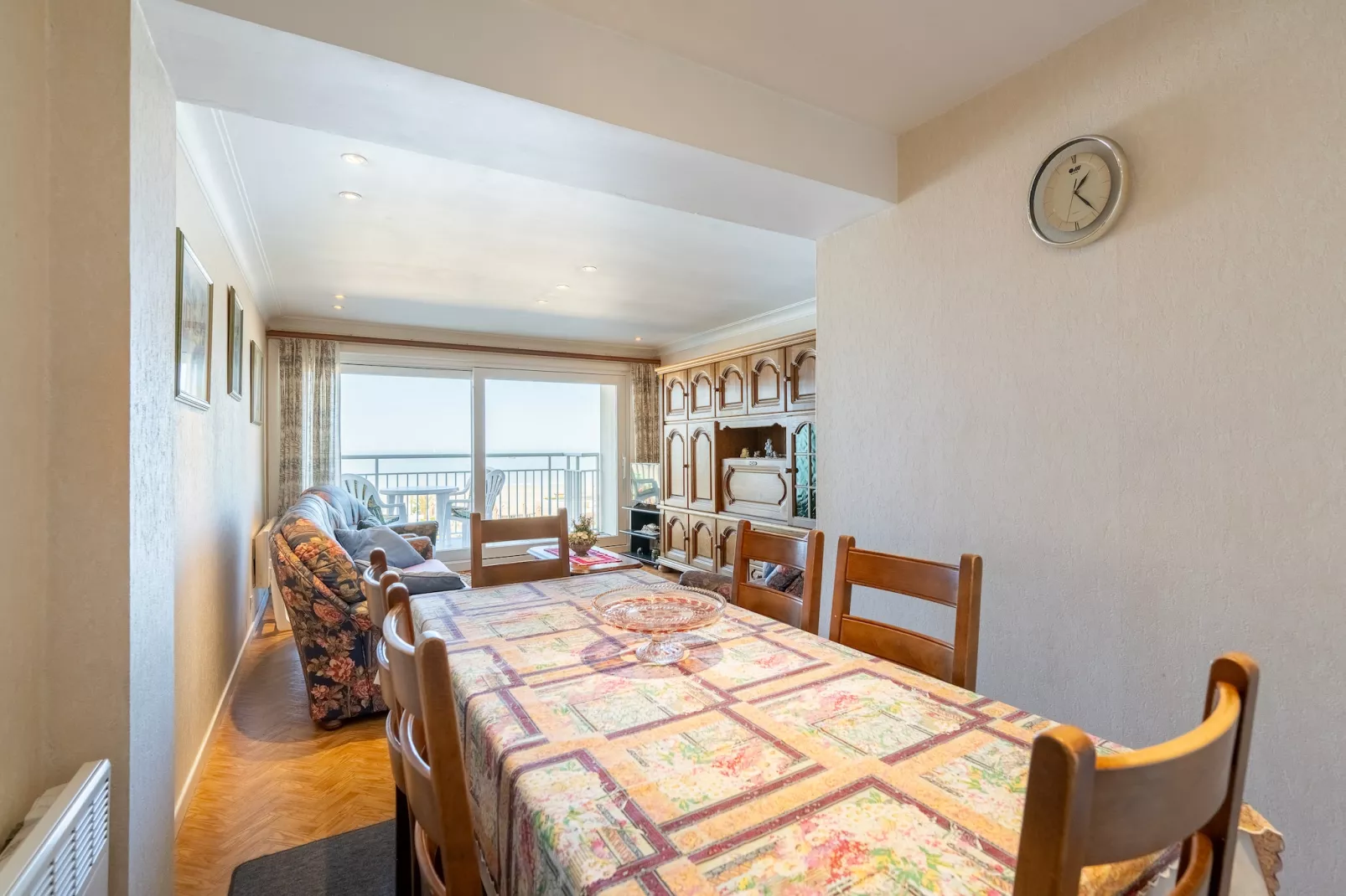 CAPRI 1 - Eetkamer