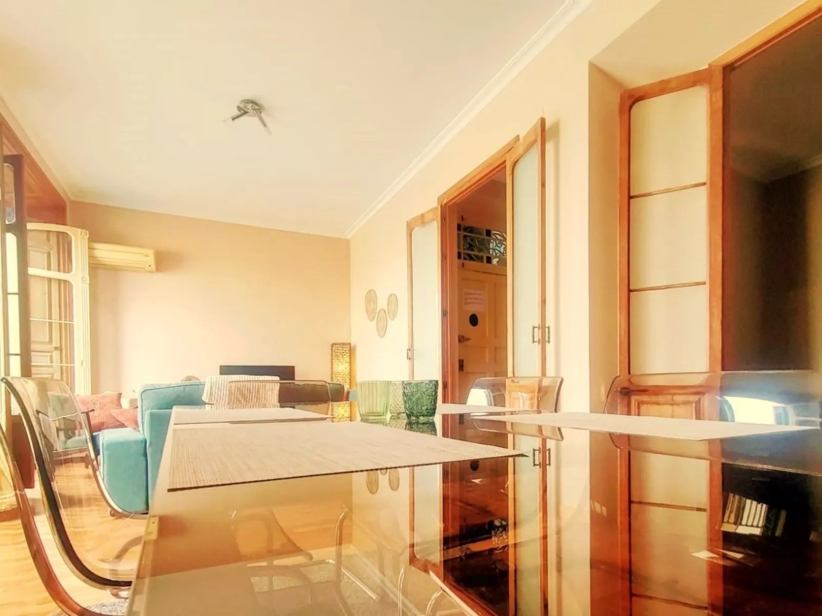 "Sunny Cervantes" mit privatem Balkon - Binnen