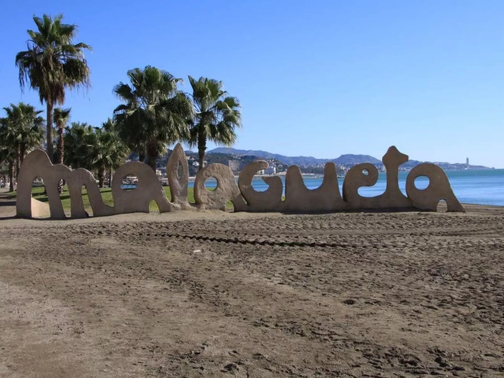 "Sunny Cervantes" mit privatem Balkon - Buiten