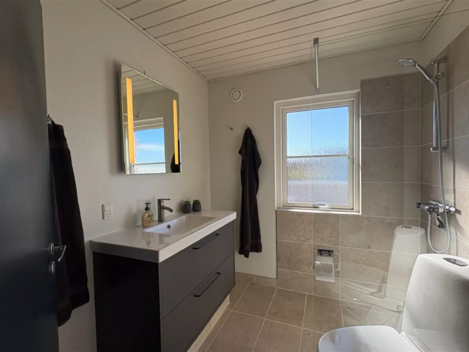 "Elline" - 200m from the sea - Binnen