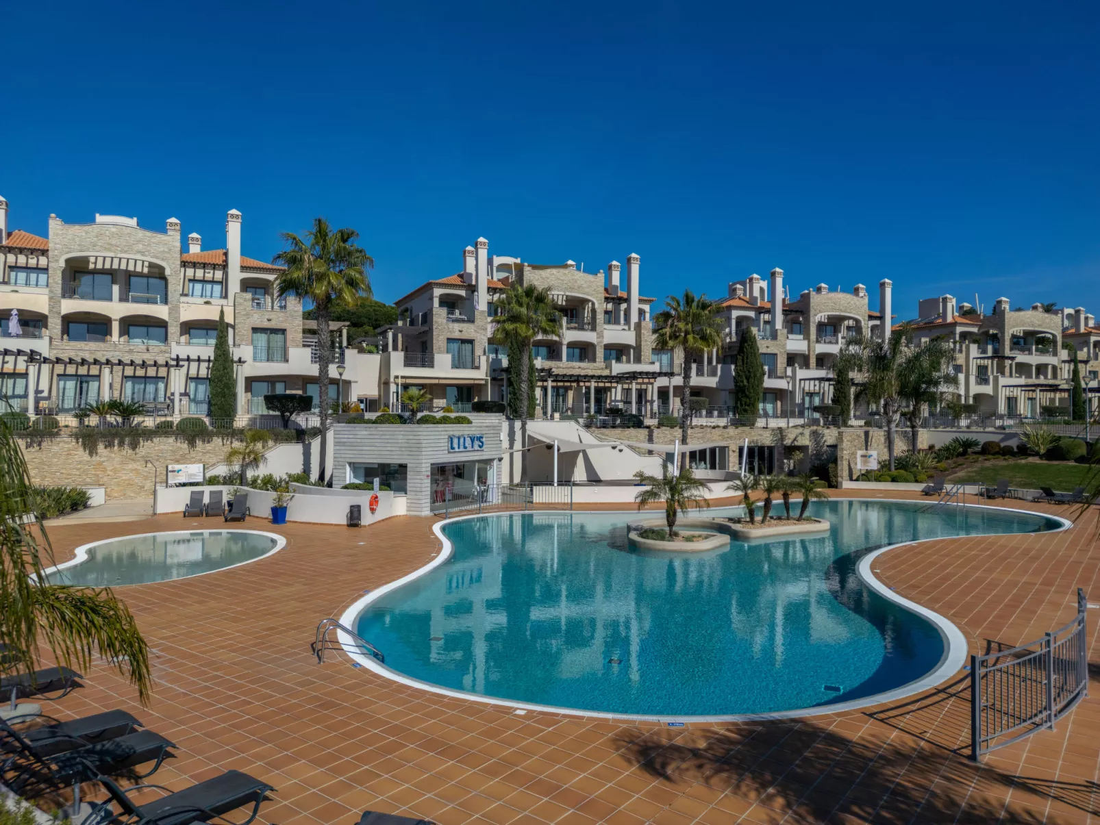 Pine Hills Turquesa - Buiten