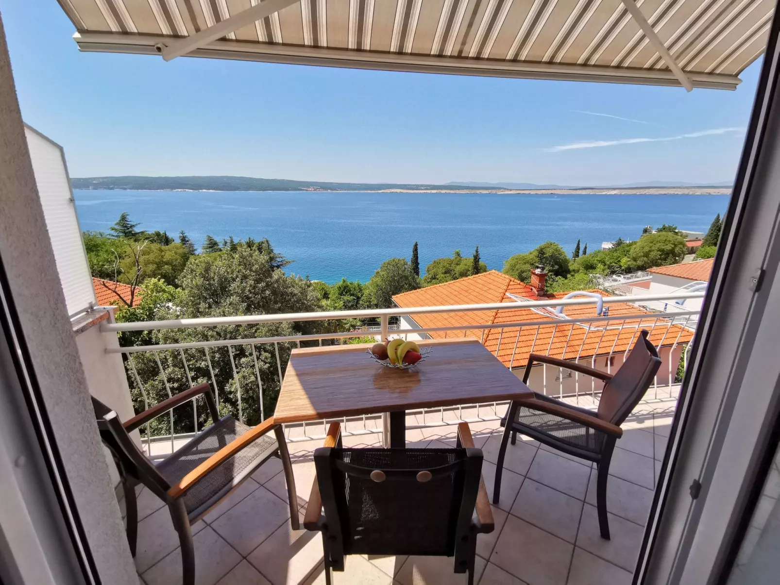 Wohnung mit Panoramablick aufs Meer