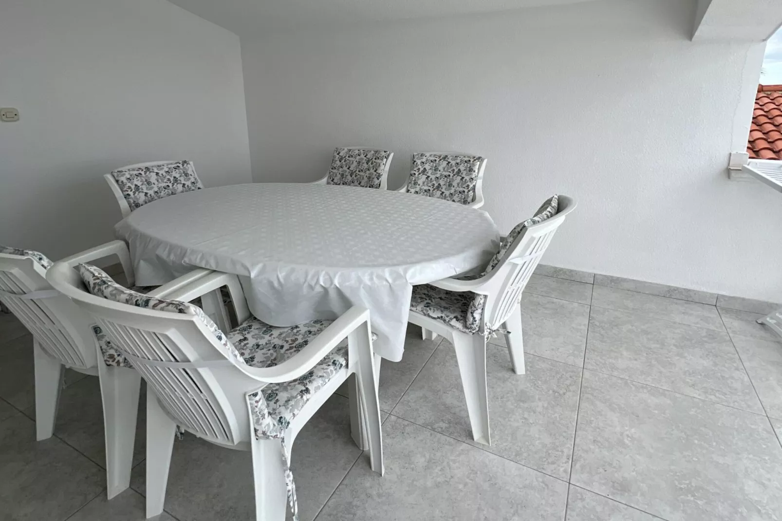 Apartment Lavaran 6 - Terrasbalkon