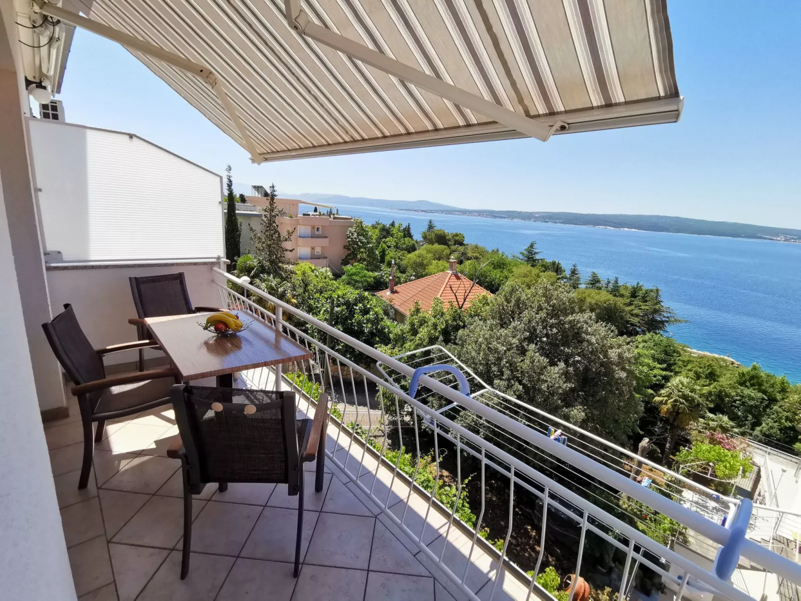 Wohnung mit Panoramablick aufs Meer - Image-tags.info