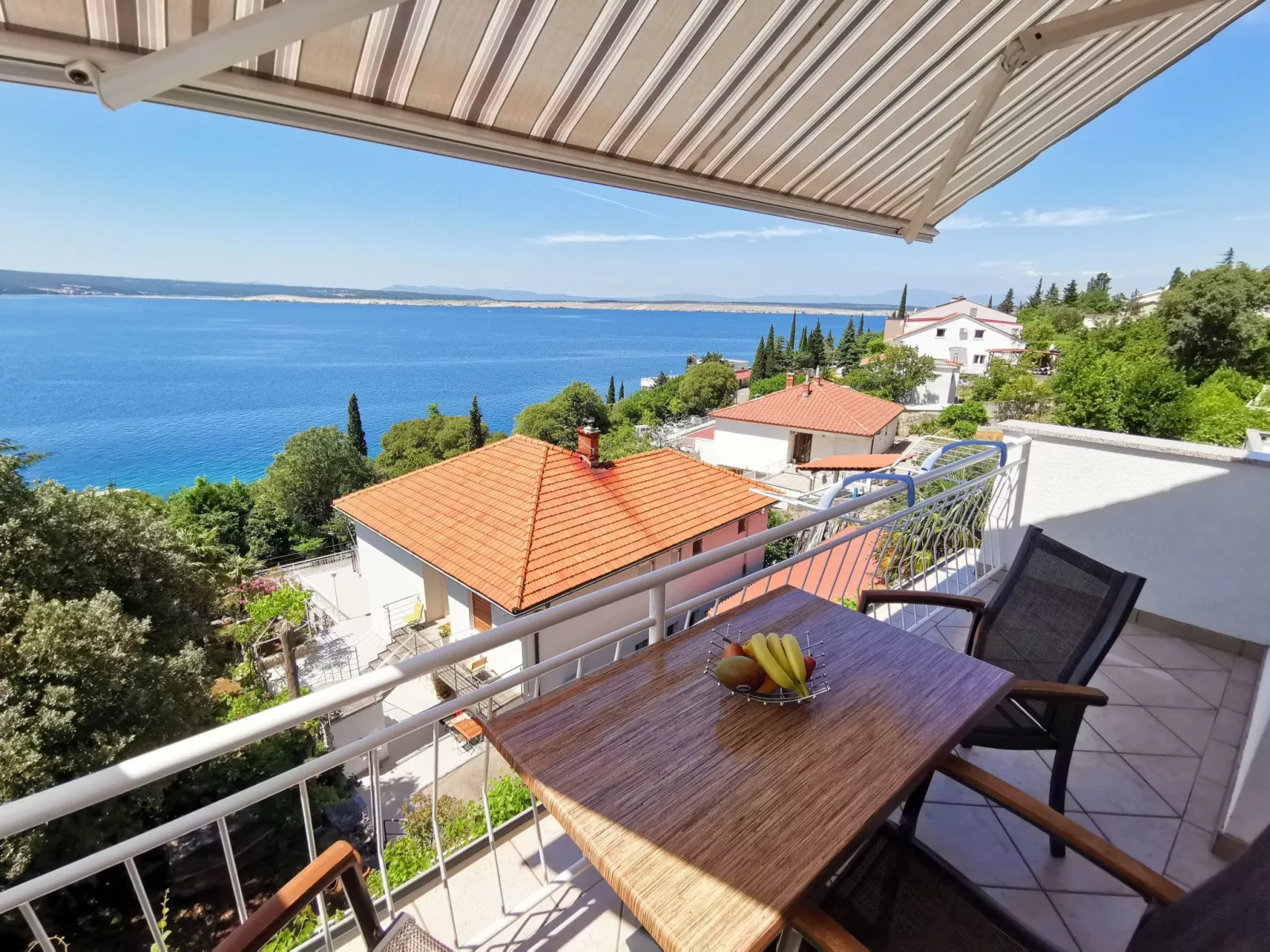 Wohnung mit Panoramablick aufs Meer - Image-tags.info