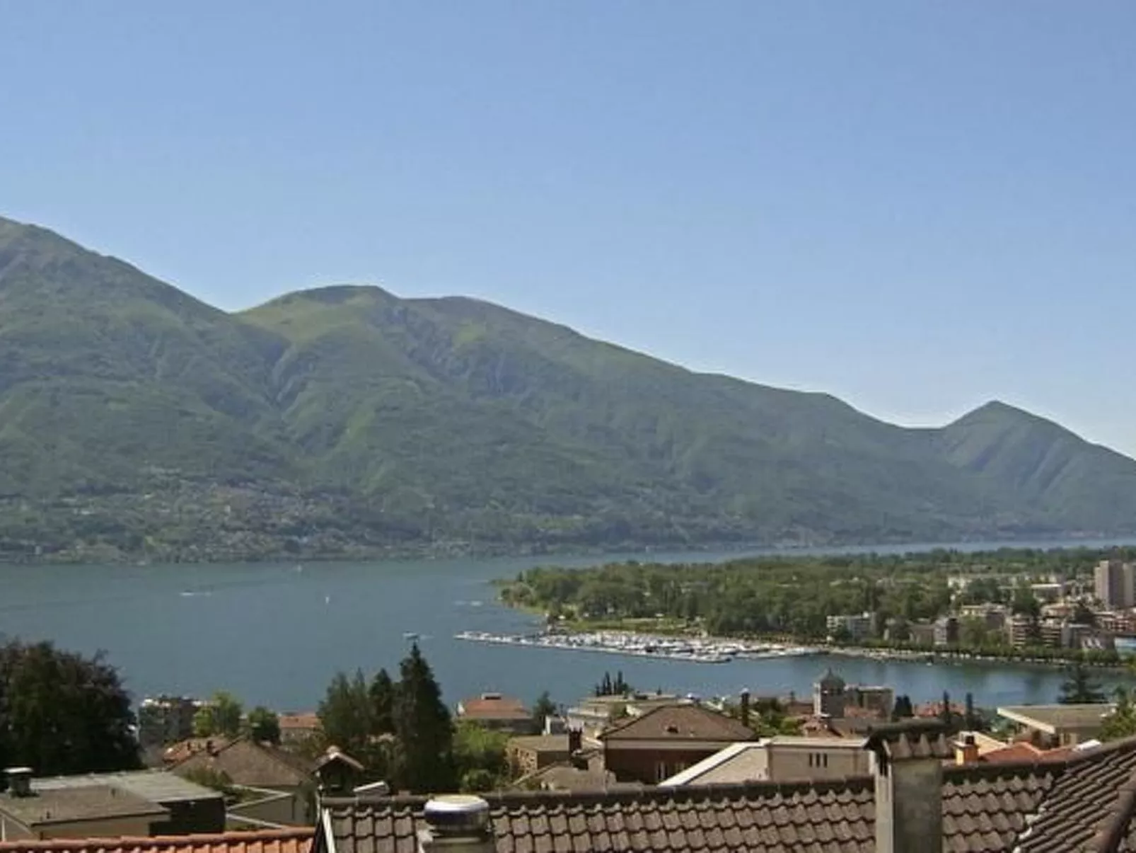 Freie Sicht auf See und Berge - Buiten