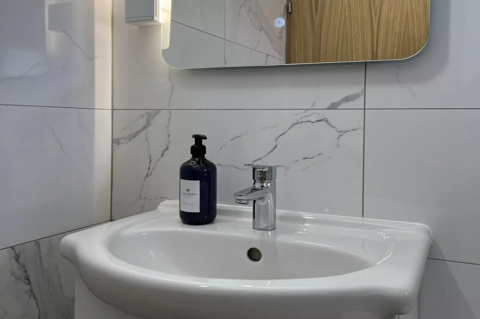 Apartment Lavaran 4 - Badkamer