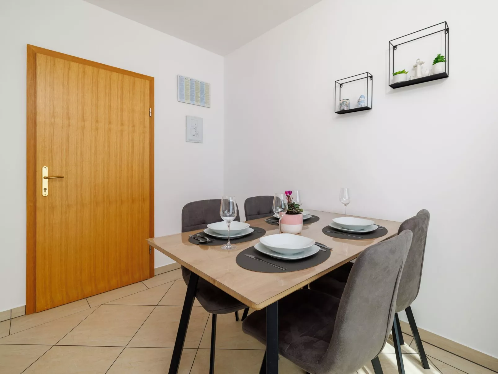 Wohnung mit Meerblick, 100m vom Strand entfernt - Image-tags.info