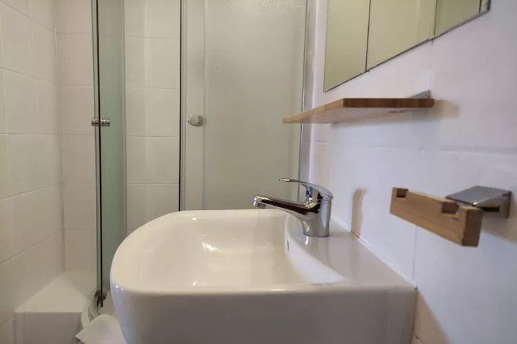 	Domek wakacyjny z 1 sypialnią na piętrze w Kopalinie - Badkamer