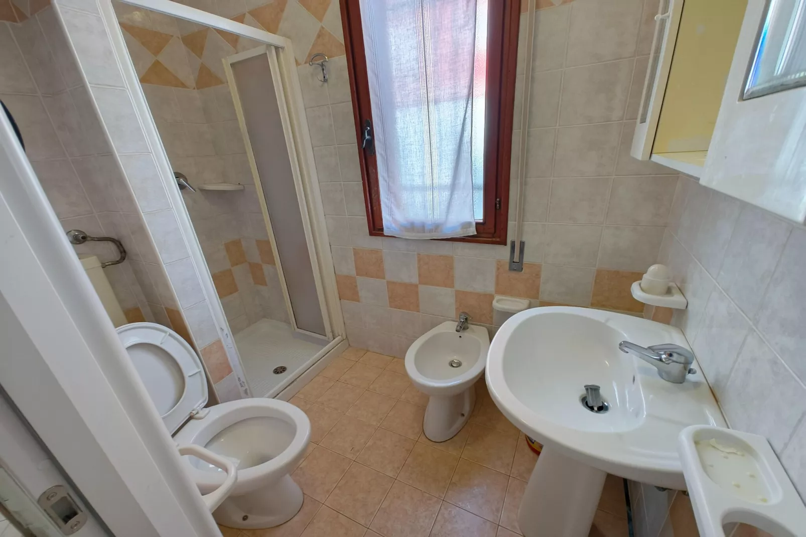 Graziella trilo -  18/2  - Badkamer
