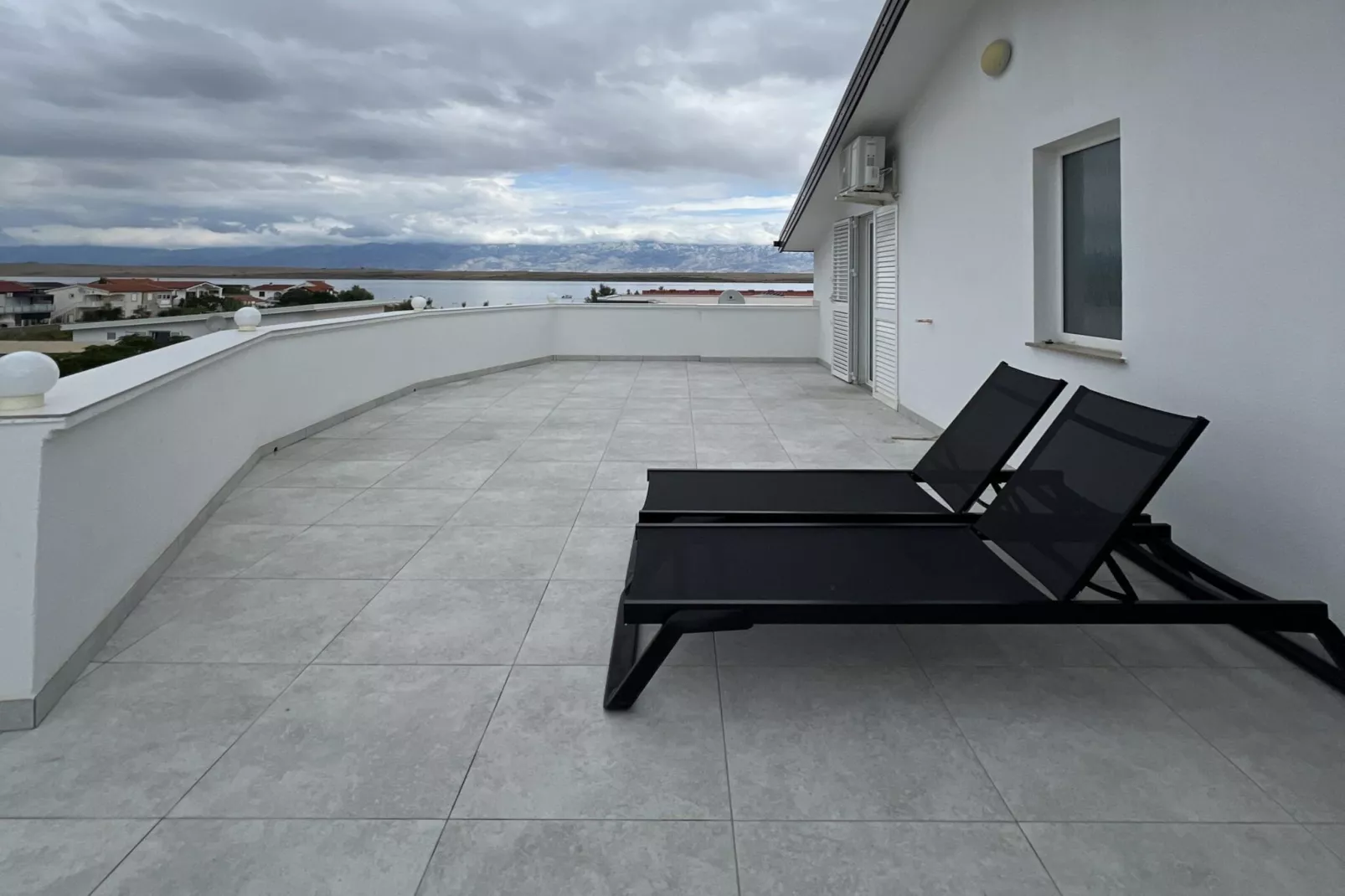 Apartment Lavaran 6 - Terrasbalkon