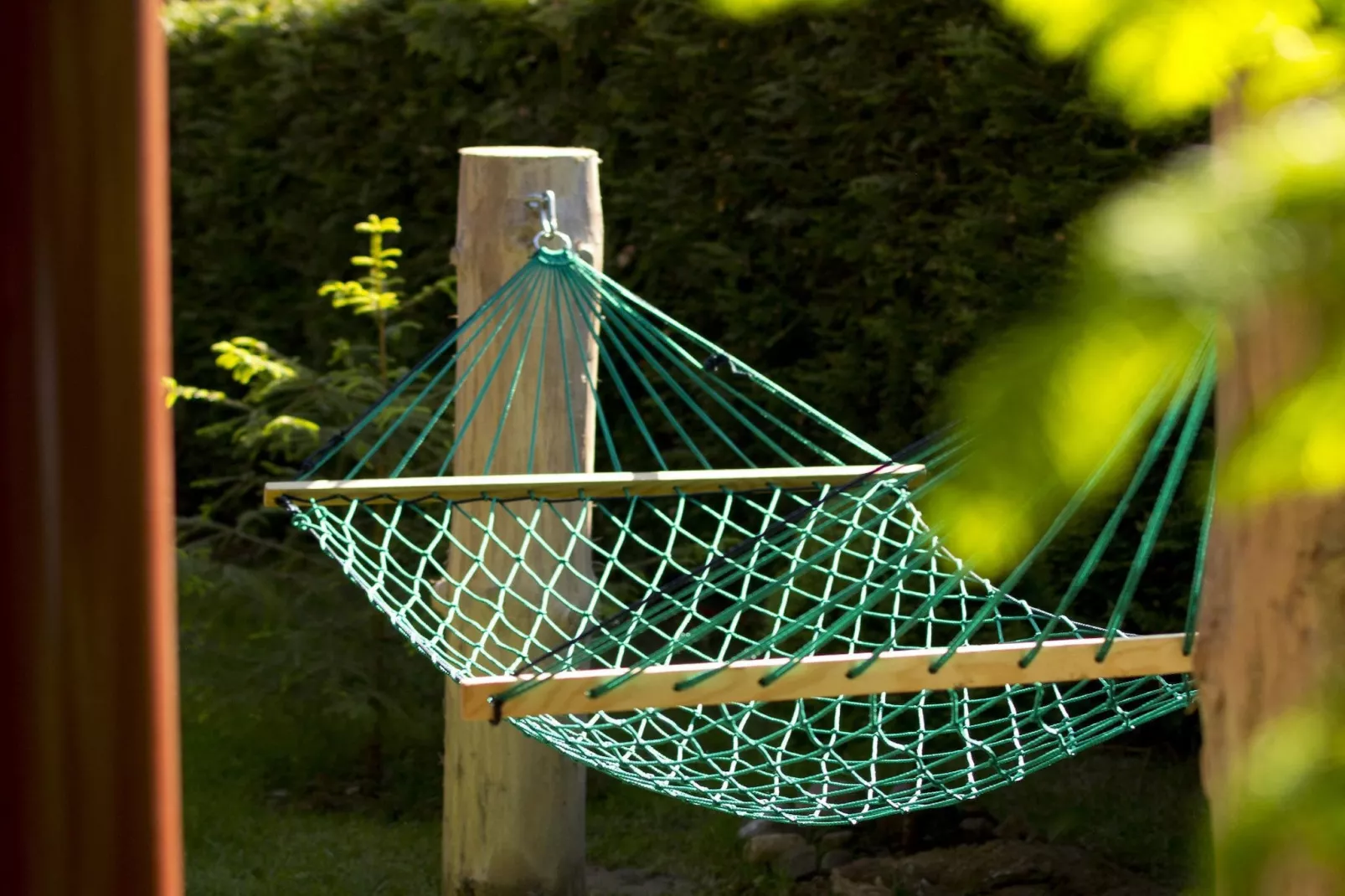 Domek wakacyjny z 2 sypialniami na piętrze w Kopalinie - Tuinen zomer