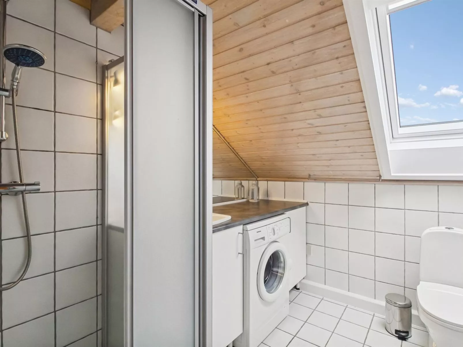"Aappo" - 2.3km from the sea - Binnen