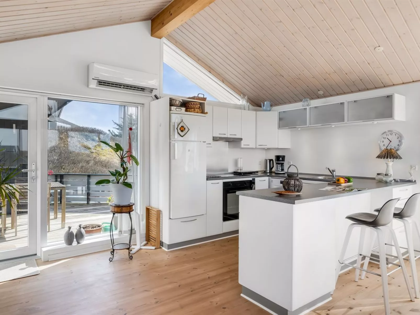 "Ute" - 200m from the sea - Binnen