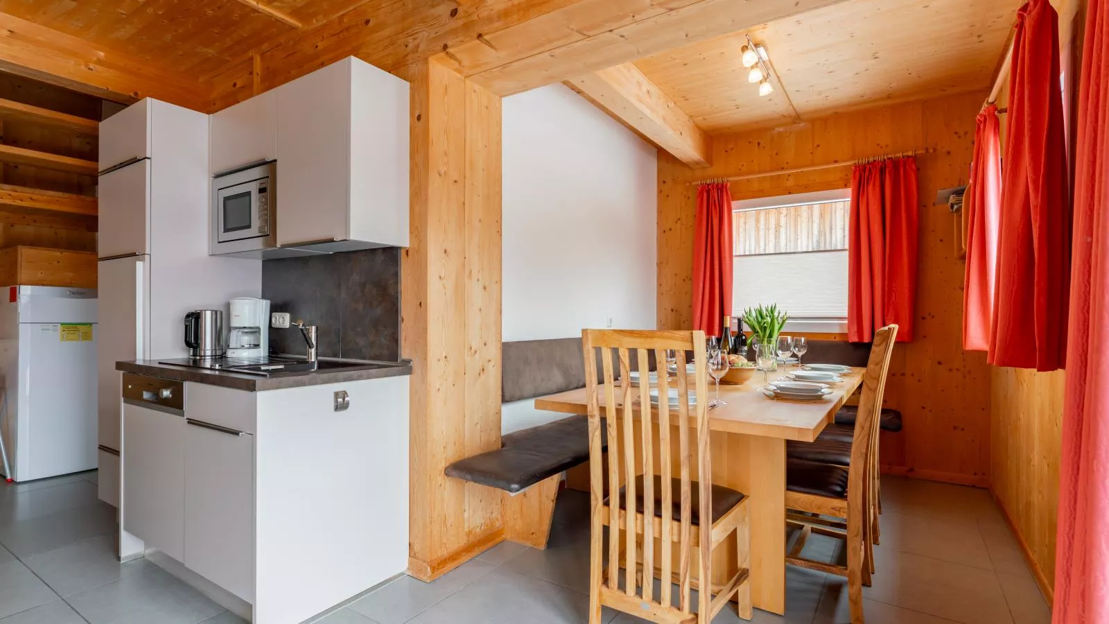 Spatzennest - Eetkamer
