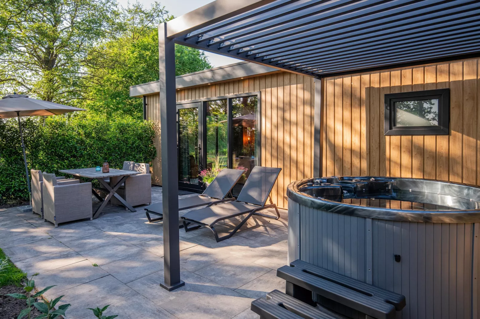 Wellnesslodge Scholekster 4p - Terrasbalkon