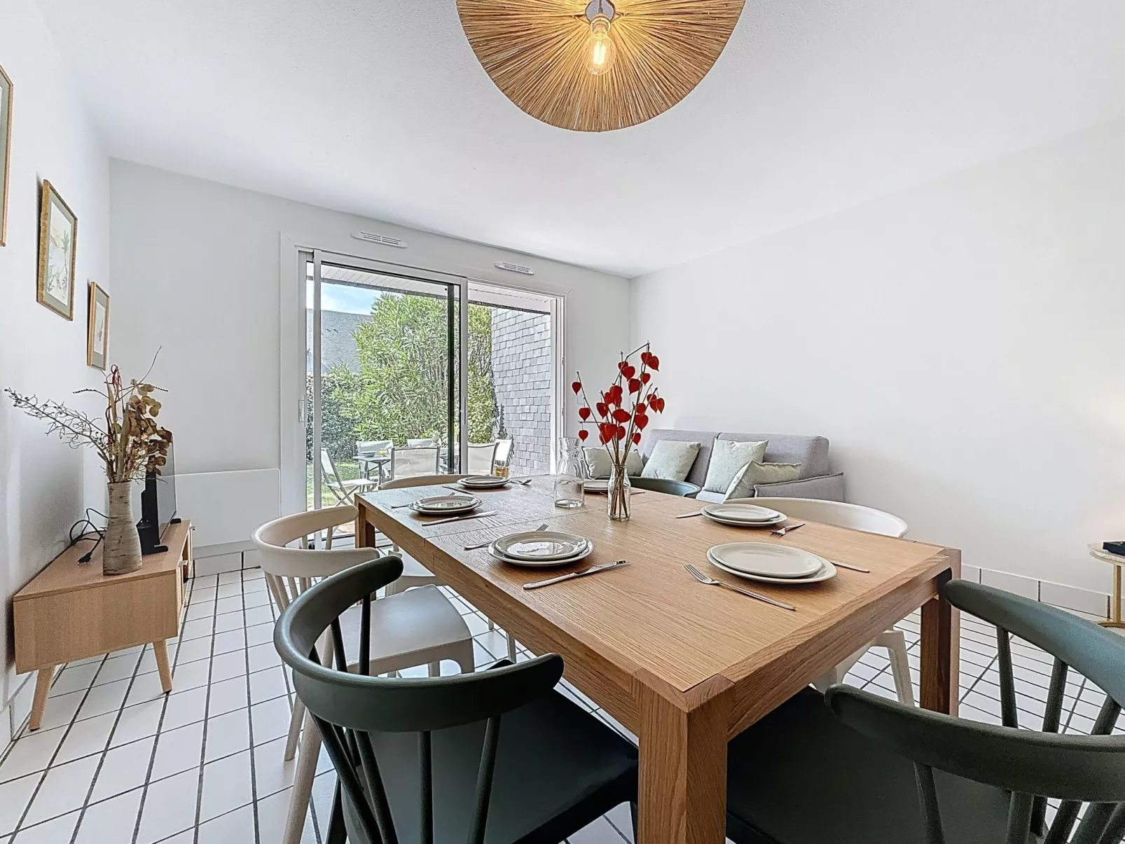 Village de Légenèse - Binnen