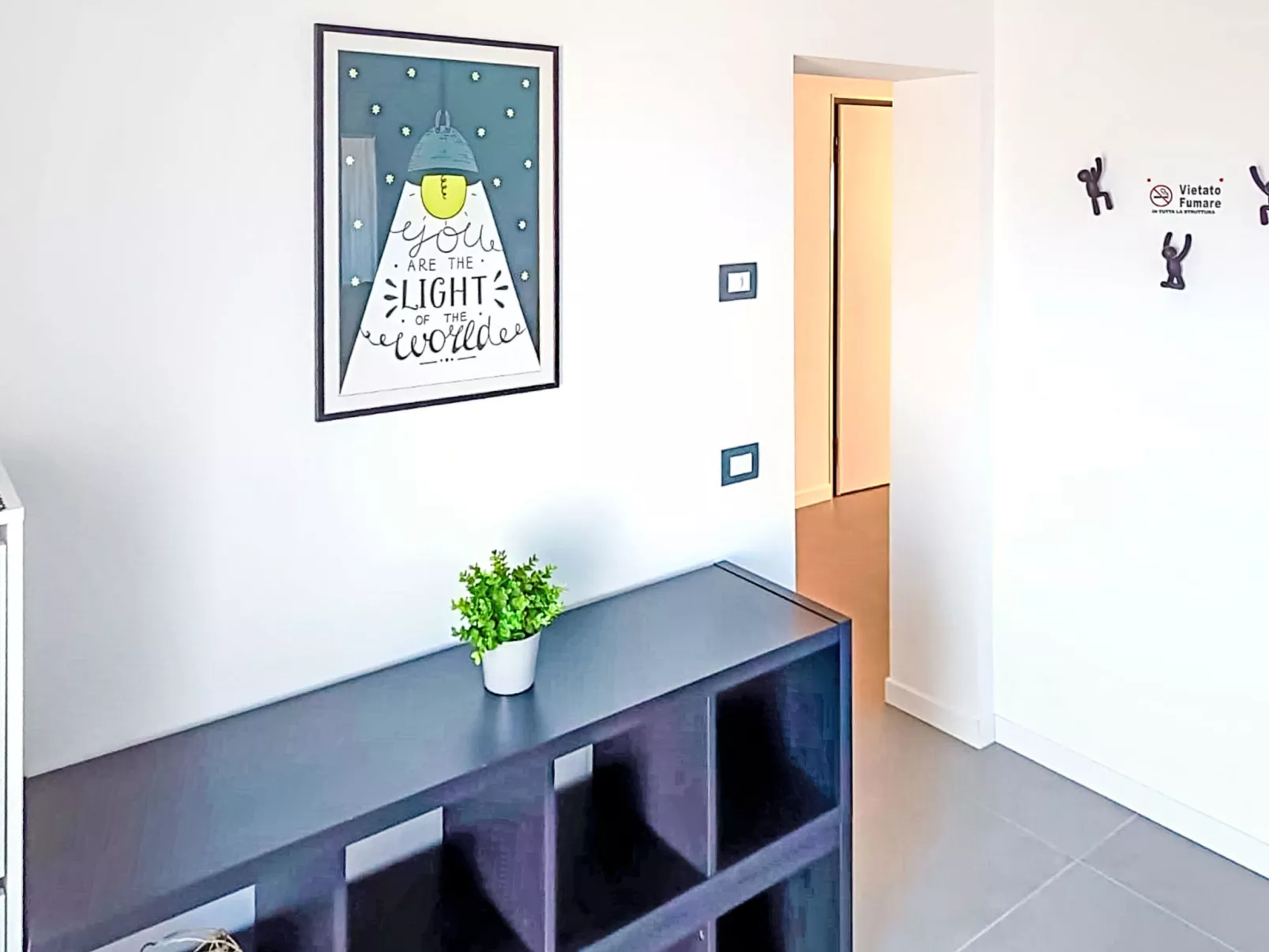 MB Guest House - Binnen