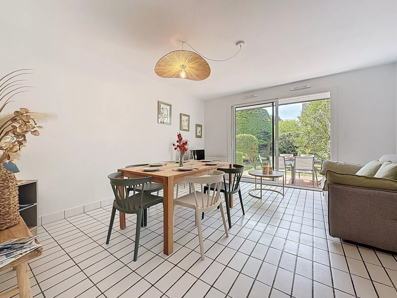 Village de Légenèse - Binnen