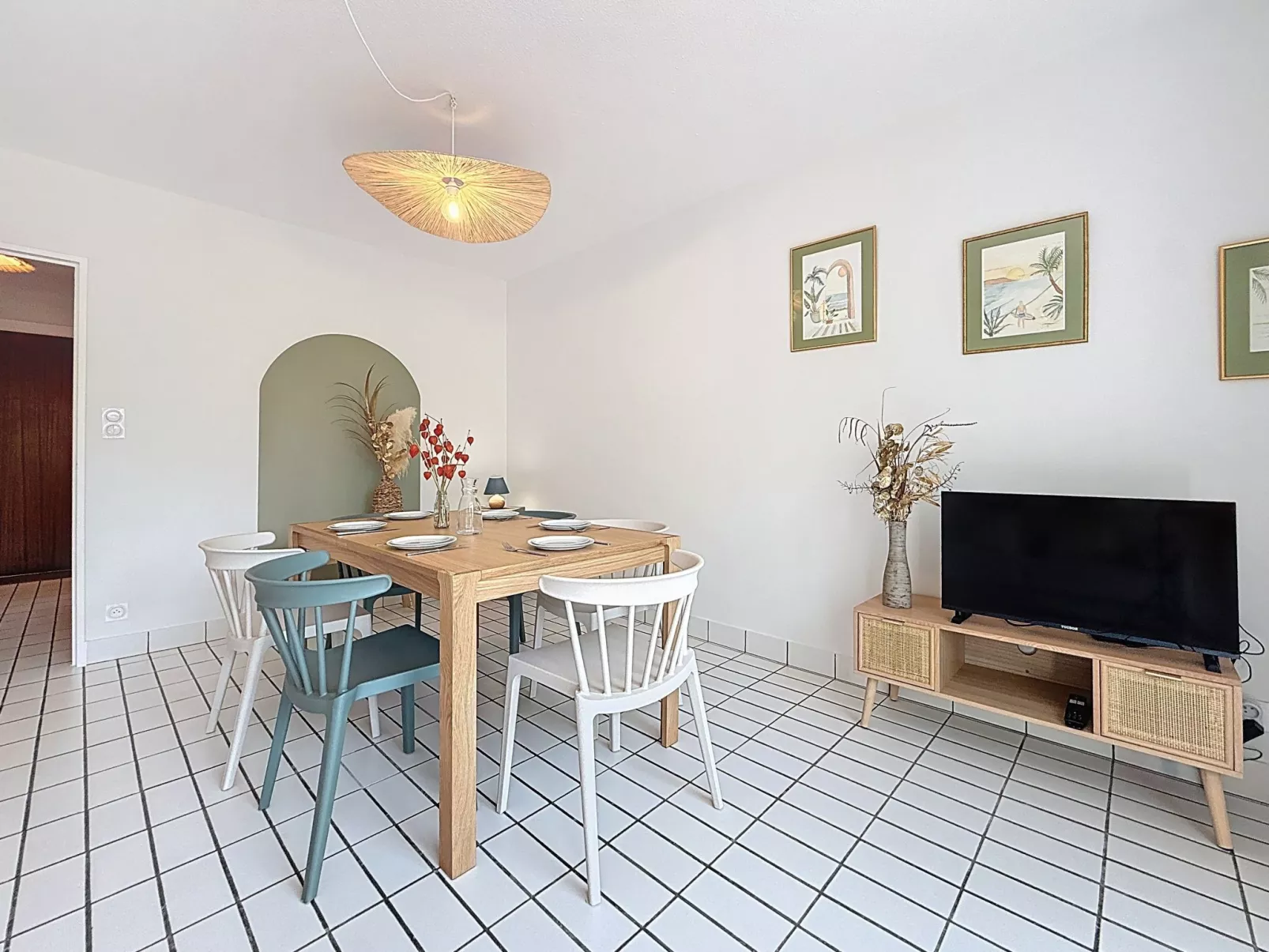 Village de Légenèse - Binnen