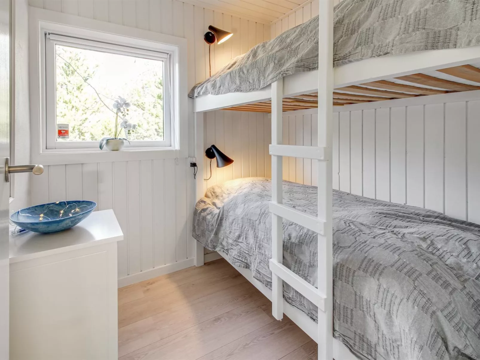 "Eliene" - 500m from the sea - Binnen