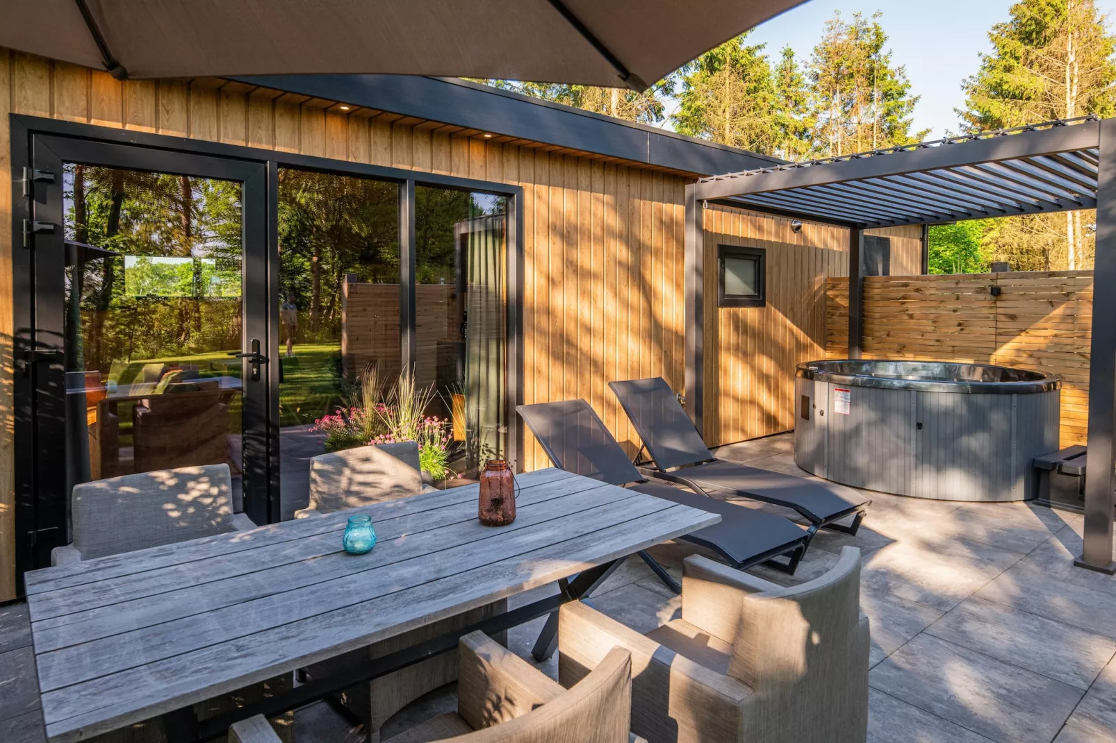 Wellnesslodge Scholekster 4p - Terrasbalkon